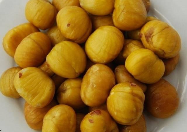 萌娃吃板栗瓜视频,萌态百出引网友爆笑