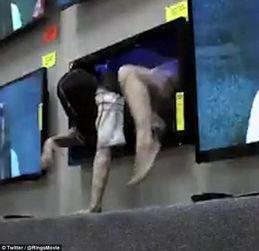 吃瓜吓人整蛊视频,网友直呼太刺激