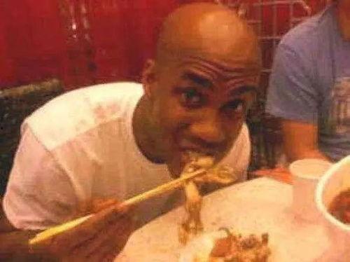 老外吃黑皮瓜视频大全,老外挑战黑皮瓜，口味大揭秘！