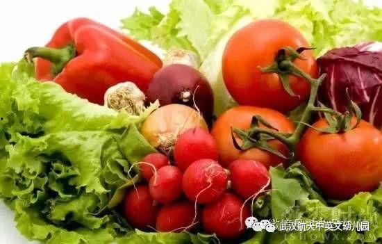 农村小孩吃刺角瓜的视频,趣味盎然体验农家乐趣