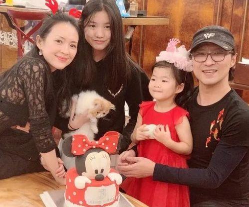 汪峰演唱会吃大瓜视频,太意外了！