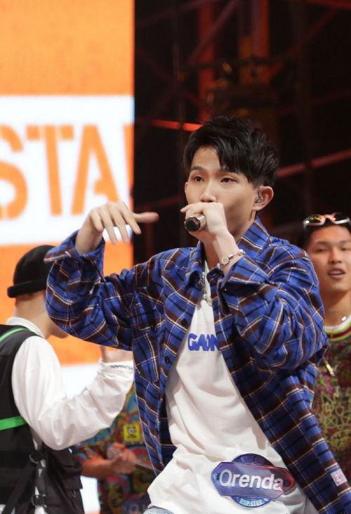 说唱听我的吃瓜群众视频